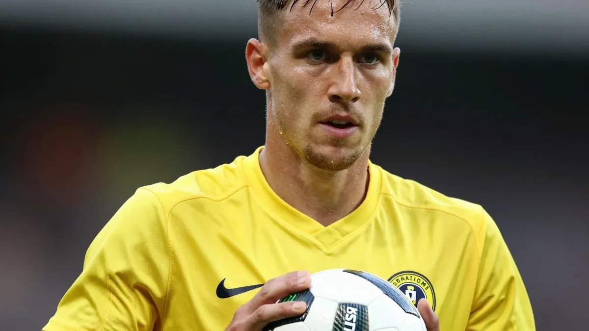 Lillestrøm SK er ifølge TV2 og Romerikes Blad i ferd med å låne midtbanespilleren Tobias Fjeld Gulliksen fra Rapid Wien...